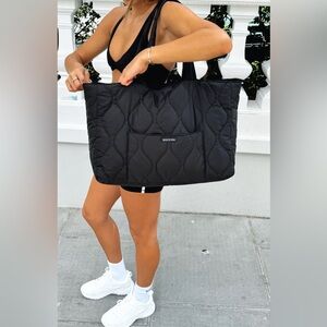 WHITE FOX Always Moving Quilted Tote Bag Black